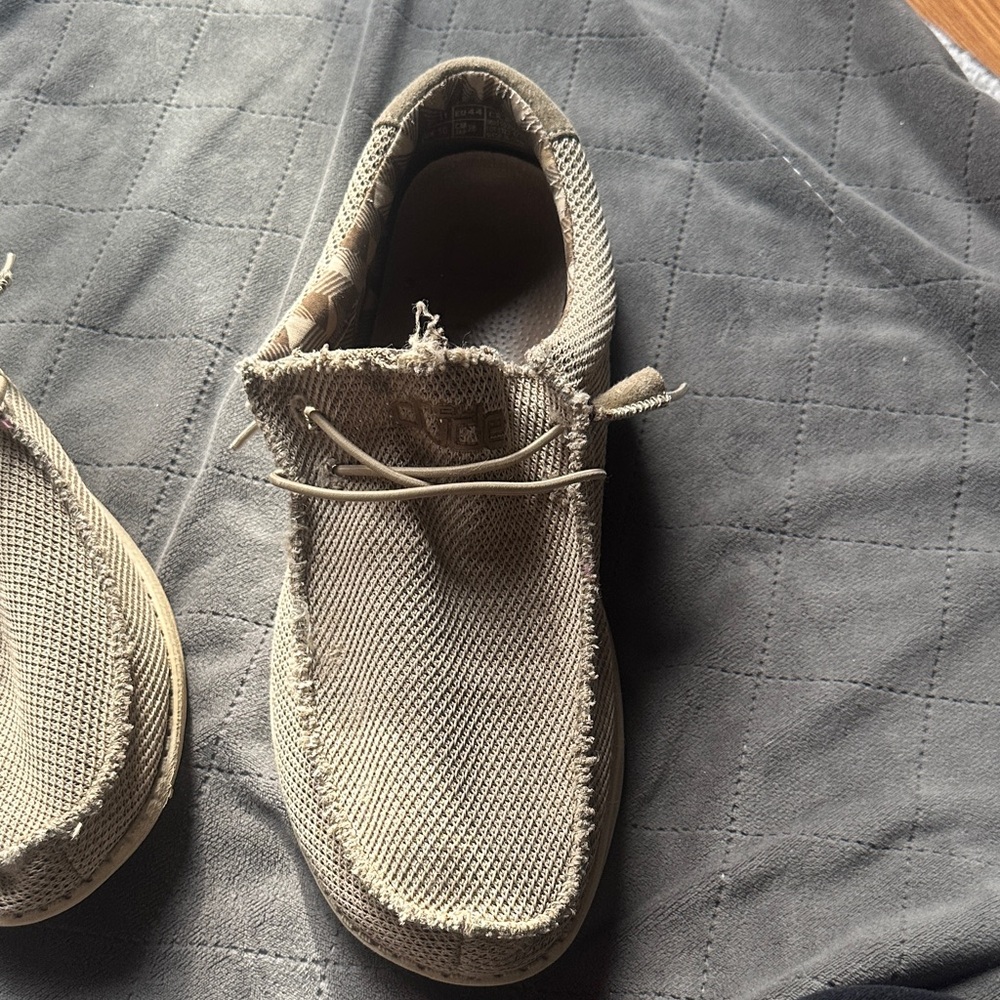 Hey Dude Beige Loafers for Men - Picture 6 of 6